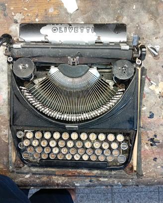 Macchina del 1936 Olivetti  mod. MP1  Ico