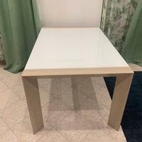 Tavolo soggiorno allungabile