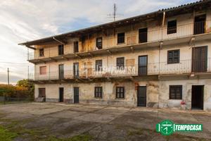 Terratetto Indipendente con 3 Unità Immobiliari e