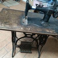 macchina da cucire d'epoca 