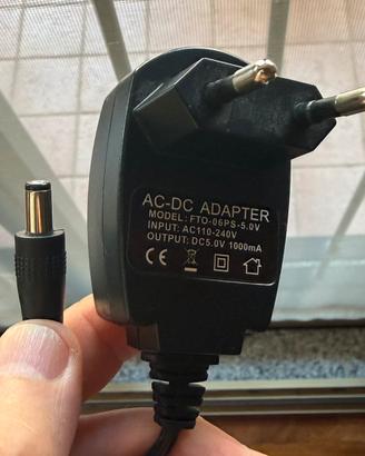 Alimentatore 5V con jack rotondo