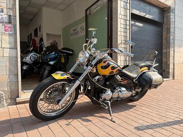 Yamaha XVS 650 Drag Star
