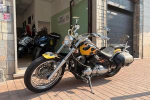 Yamaha XVS 650 Drag Star
