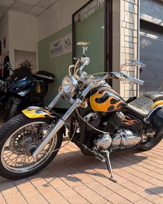 Yamaha XVS 650 Drag Star