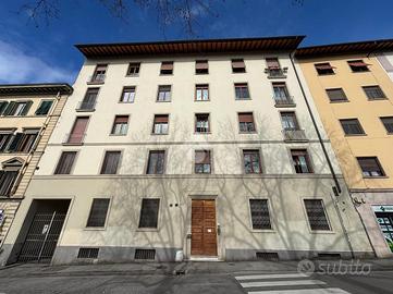 MULTILOCALE A FIRENZE