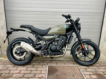 Royal Enfield Guerrilla 450 Ash Green PROMO