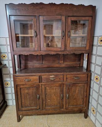 Vecchia credenza