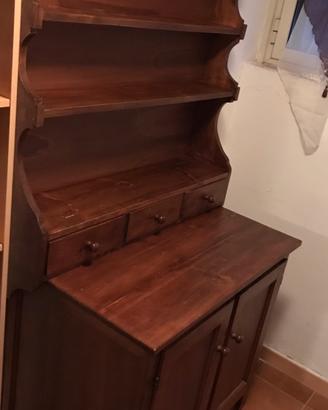 Mobile con piattaia artigianale in legno