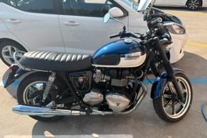 Triumph Bonneville SE
