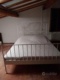 Letto matrimoniale ikea