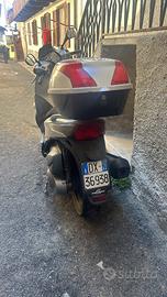 Scooter kymco 200 i