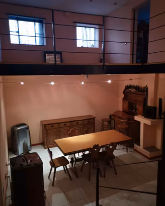 Arredamento completo  per Taverna in Legno