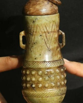 Vaso in giada nefrite antica - stile arcaico cines