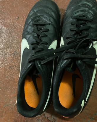 Scarpe Nike calcetto N. 42