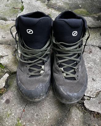 Scarpe da trekking uomo e donna