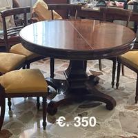 Tavolo allungabile con sedie stile antico 