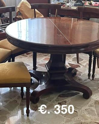 Tavolo allungabile con sedie stile antico 