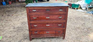 Cassettone d'epoca  in legno – da restaurare