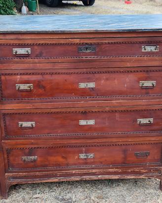 Cassettone d'epoca  in legno – da restaurare