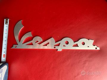 Scritta (VESPA) in acciaio
