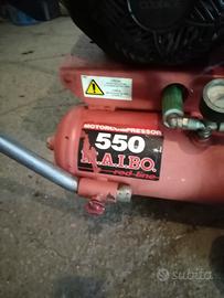 Compressore con abbacchiatori