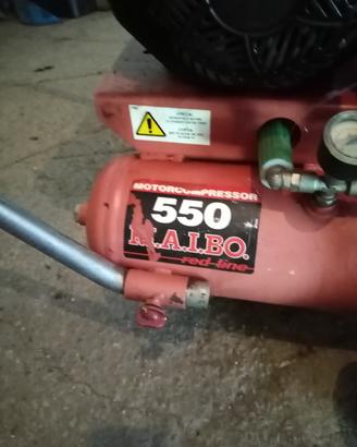 Compressore con abbacchiatori