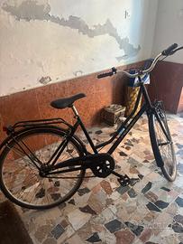 Bicicletta nera