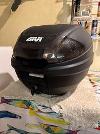 Bauletto scooter GIVI 30 litri