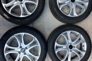 Cerchi toyota aygo x e gomme