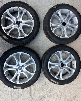 Cerchi toyota aygo x e gomme