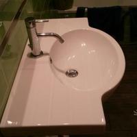Lavabo con specchiera e luce a led