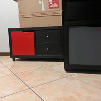 Scaffale marrone-nero