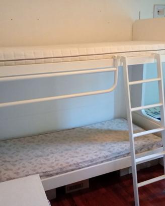 Letto a castello in legno verniciato bianco