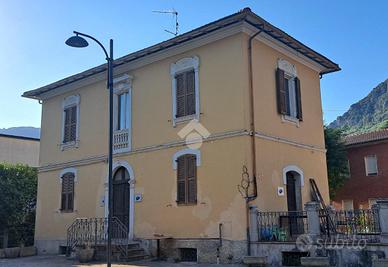 CASA INDIPENDENTE A FERENTILLO