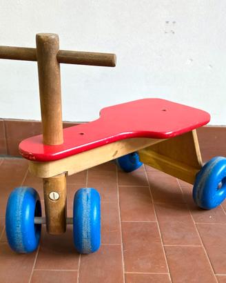 Triciclo cavalcabile in legno Galt Toys Ride on