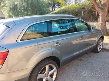 AUDI Q7 S LINE