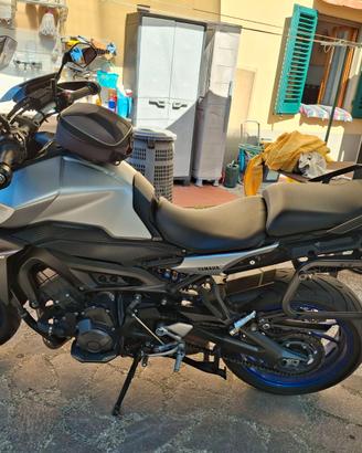 Moto Yamaha tracer 900