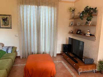 Salotto in vero legno massello