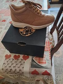 scarpa marca alviero martini 