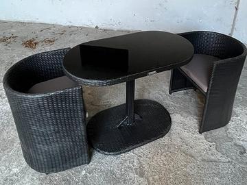 Tavolo esterno in rattan nero