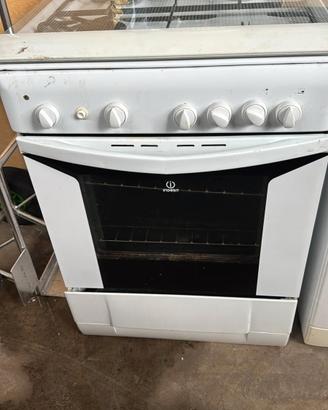 cucina con forno 