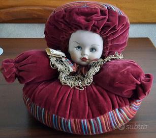 BAMBOLA IN PORCELLANA 