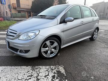 Mercedes Benz b200 cdi 140 cv