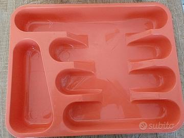 Cassetto portaposate in plastica arancione