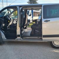 Ford transit custom 8 posti vettura
