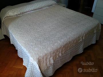 Tovaglia/tappeto all'uncinetto nuova