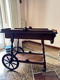 Carrello un legno d’epoca porta liquori
