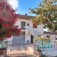 Casale, Terreni e attrezzature agricole