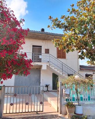 Casale, Terreni e attrezzature agricole