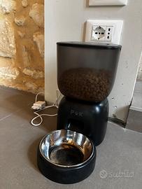 Distributore dispenser automatico cibo gatti